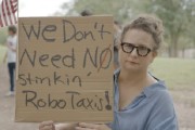 邹平特斯拉在得州奥斯汀遭遇抗议活动：反对马斯克Robotaxi计划